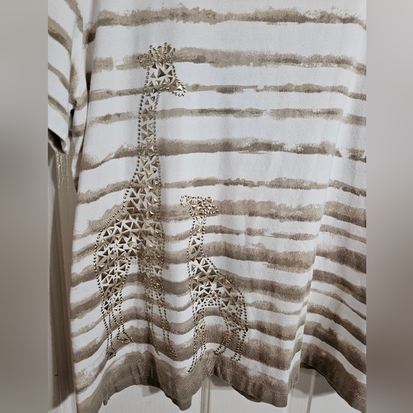 Samantha Grey Striped Embellished Giraffe Blouse Top Size L Neutral Resort Prep - Picture 4 of 8